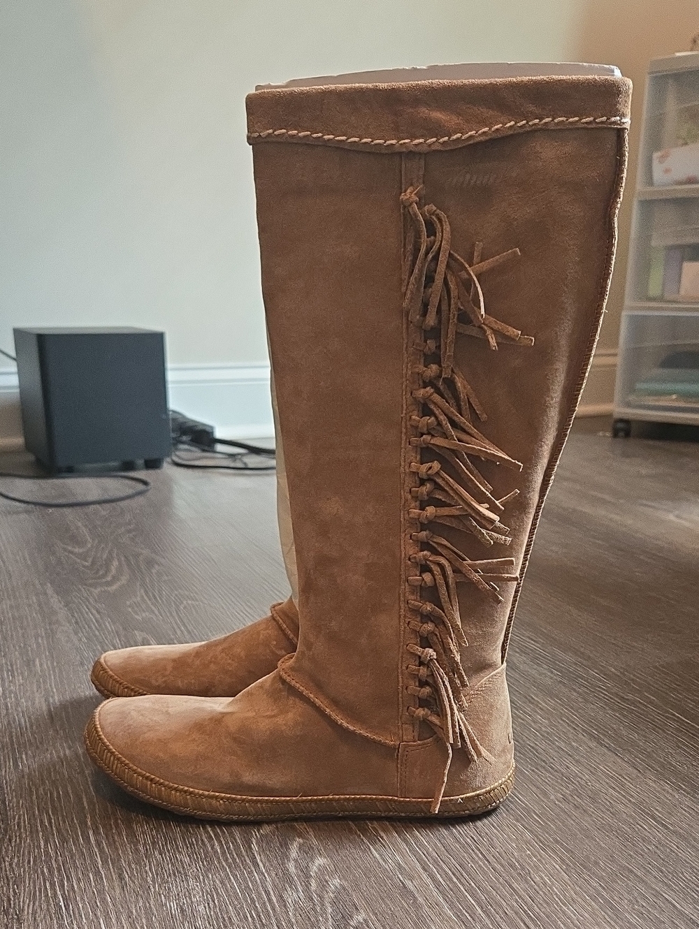 NWT Ugg Mammoth Fringe Suede Boots